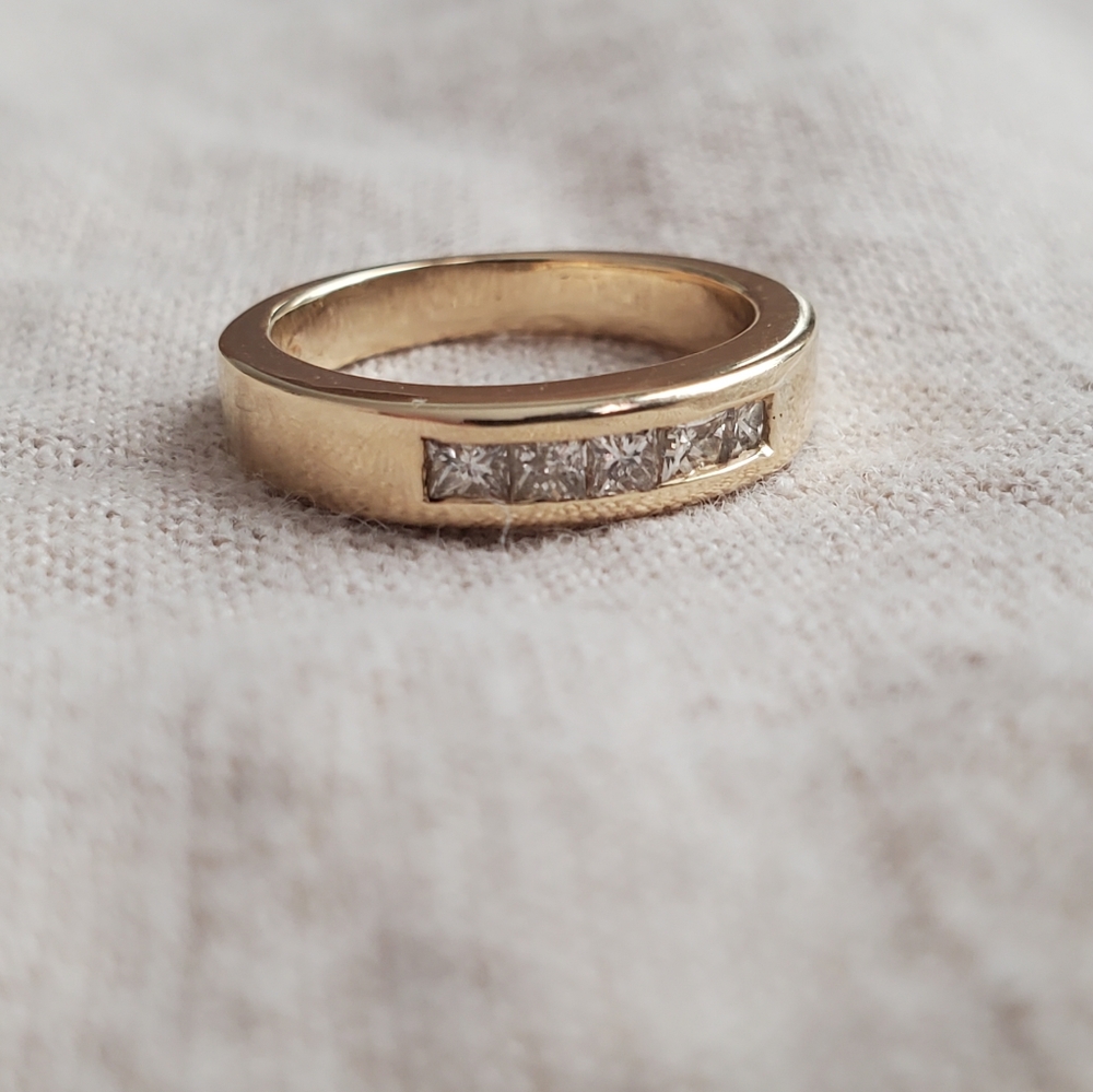 14k yellow gold band with diamonds